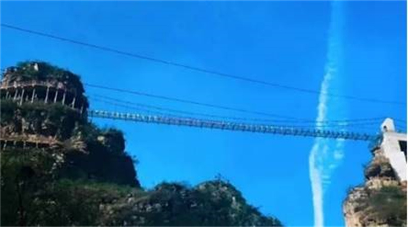 北京房山樂谷銀灘玻璃吊橋