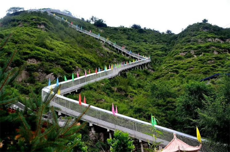 山西榆次玻璃吊橋、滑道實(shí)拍圖